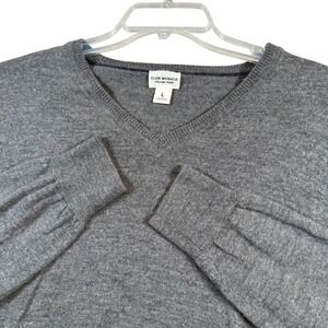 Club Monaco Mens Large Gray V Neck 100% Wool Long Sleeve Sweater Italian Yarn